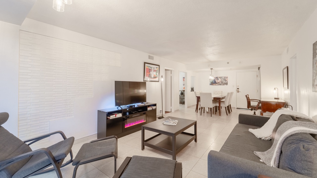 Photo of Livingroom in Mid Beach