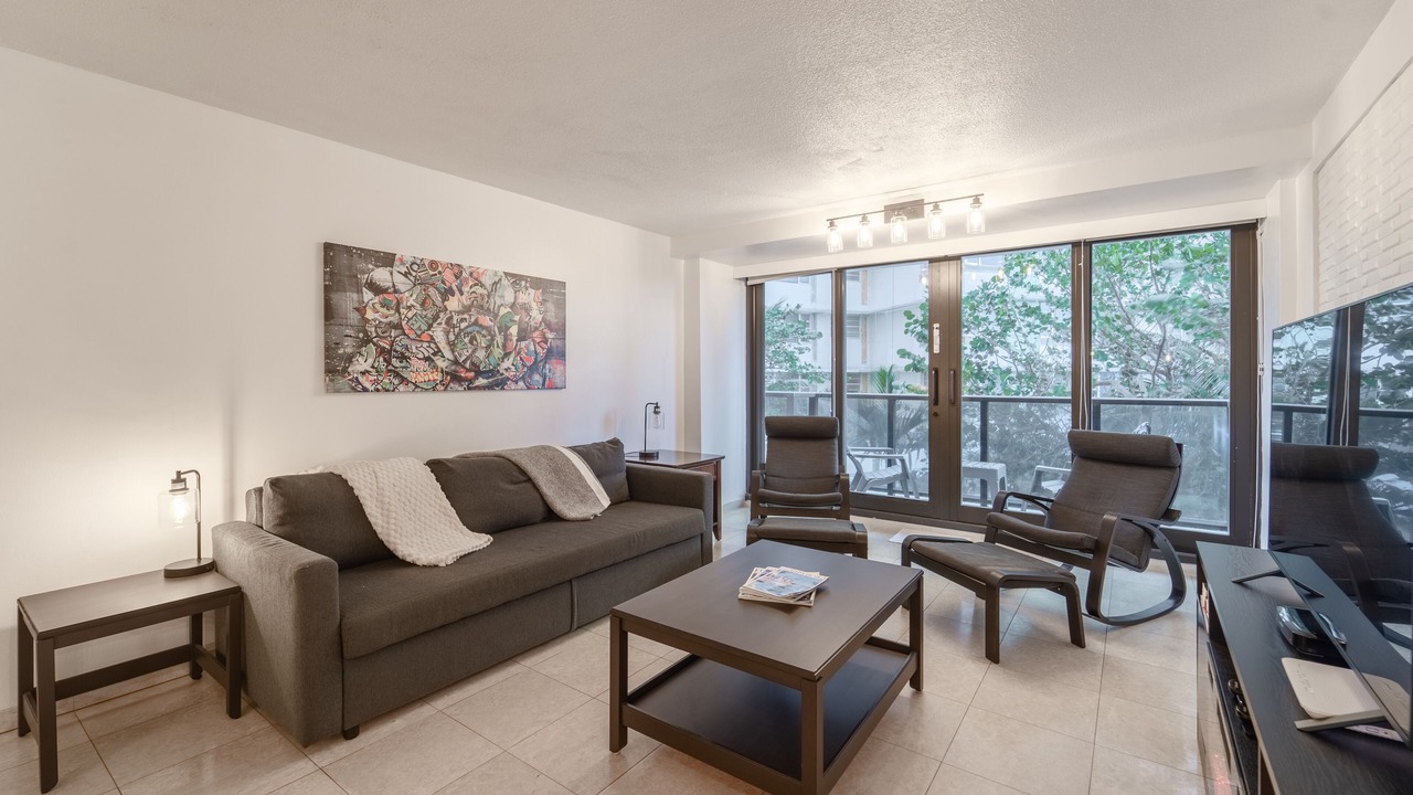 Photo of Livingroom in Mid Beach