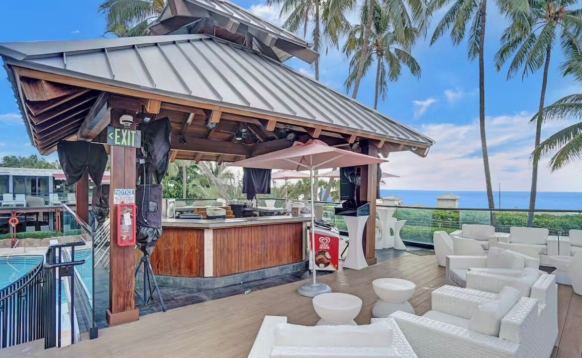 Photo of Patio Balcony in Mid Beach