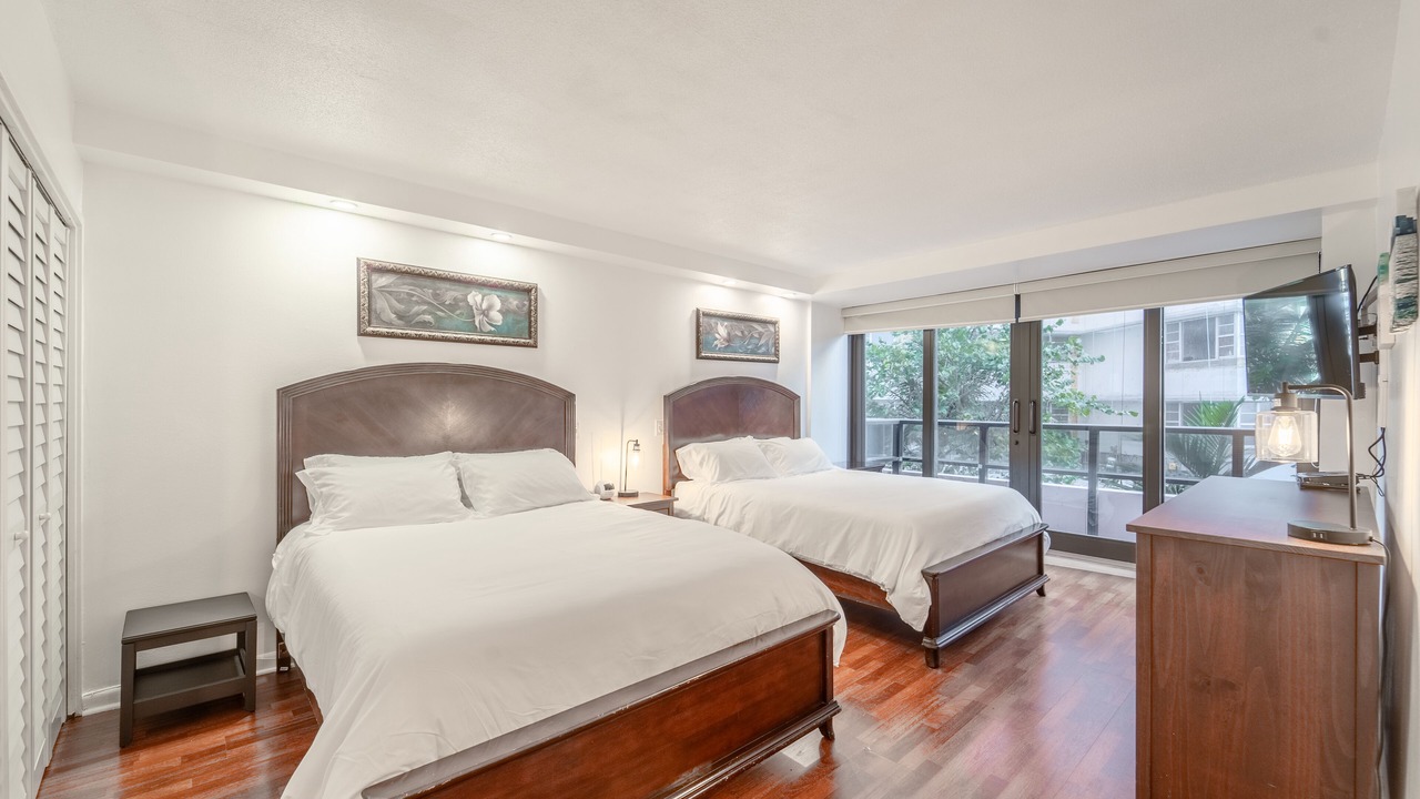 Photo of Bedroom in Mid Beach