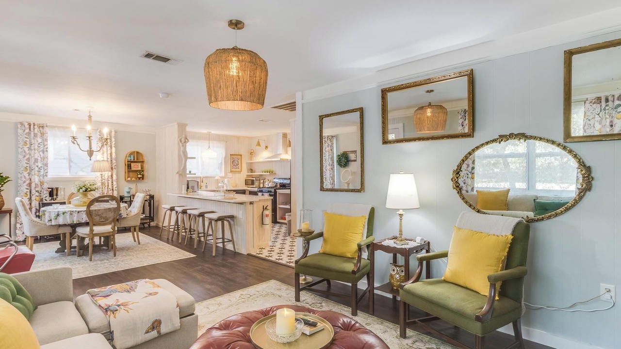 Photo of Livingroom in Biloxi