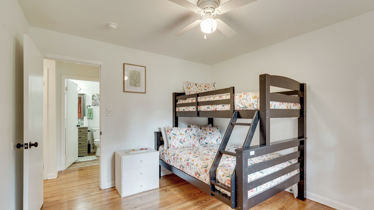 Photo of Bedroom in Wrens