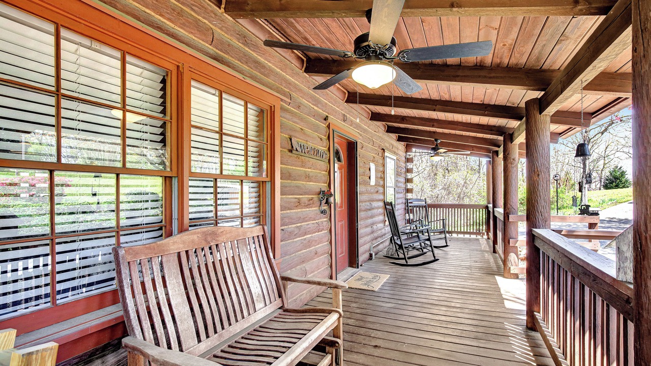 Photo of Patio Balcony in Pine Mountain Valley