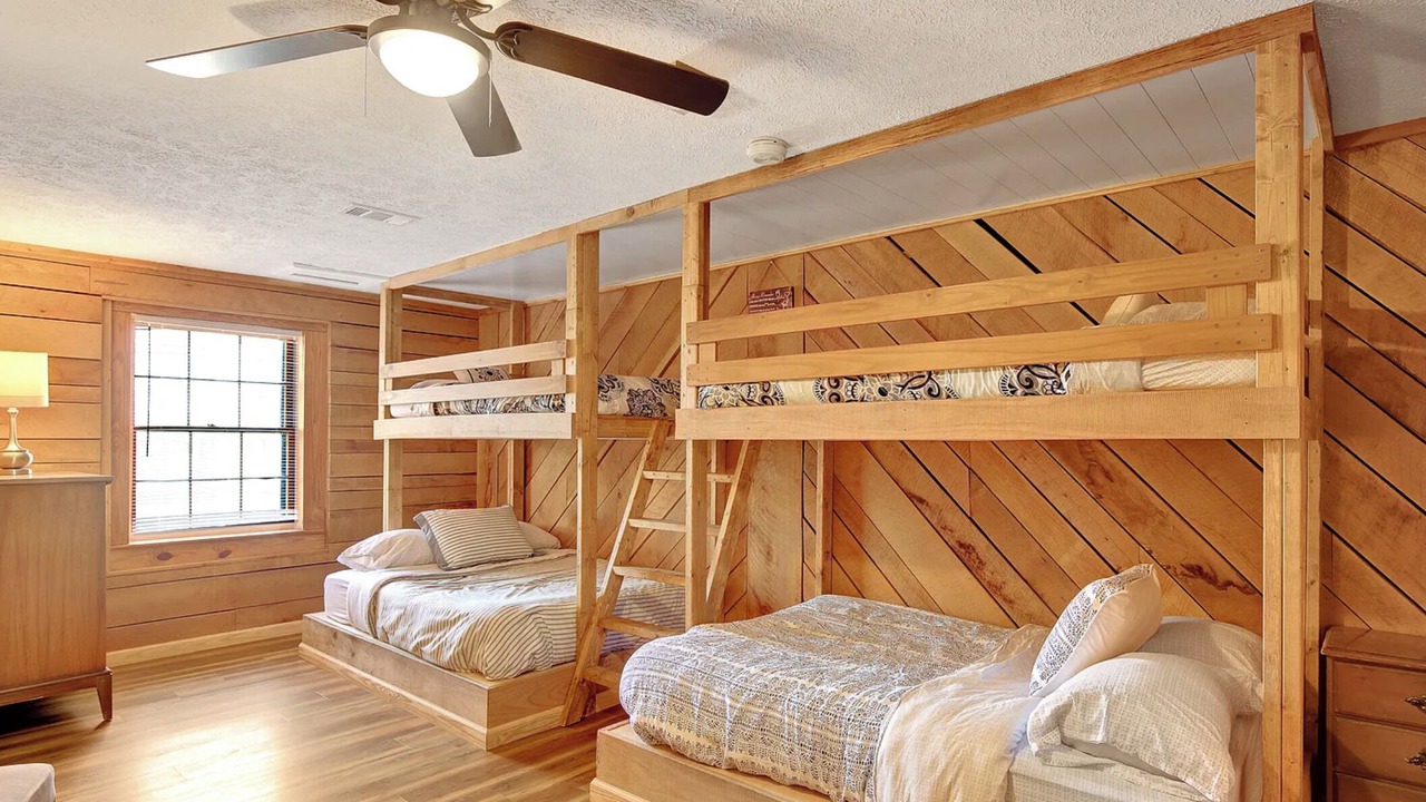 Photo of Bedroom in Pine Mountain Valley