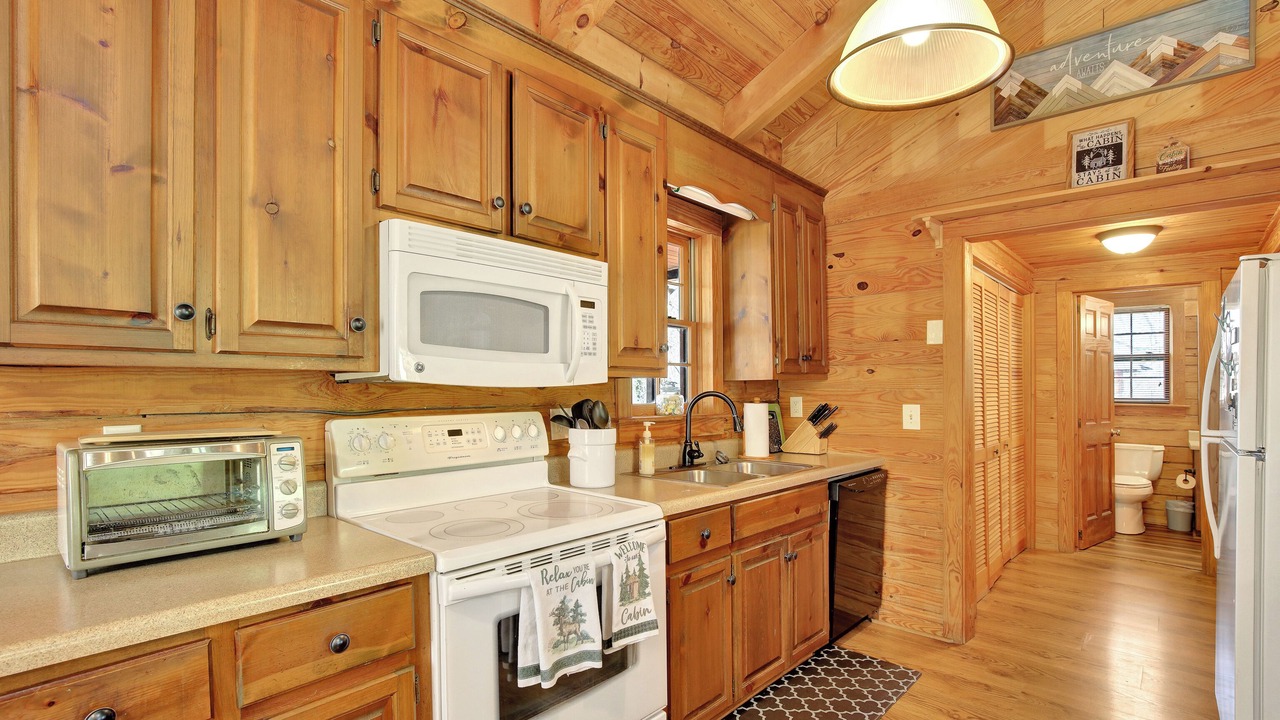 Photo of Kitchen in Pine Mountain Valley