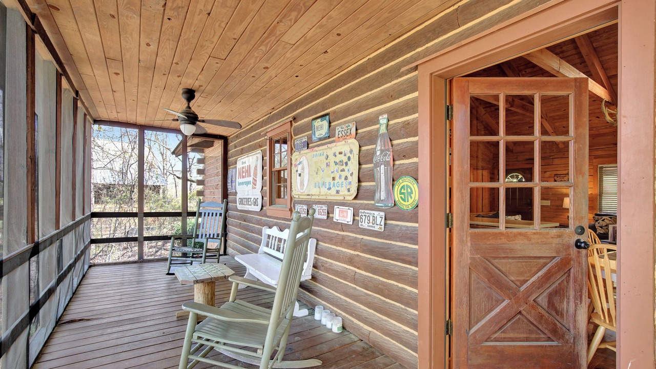 Photo of Patio Balcony in Pine Mountain Valley