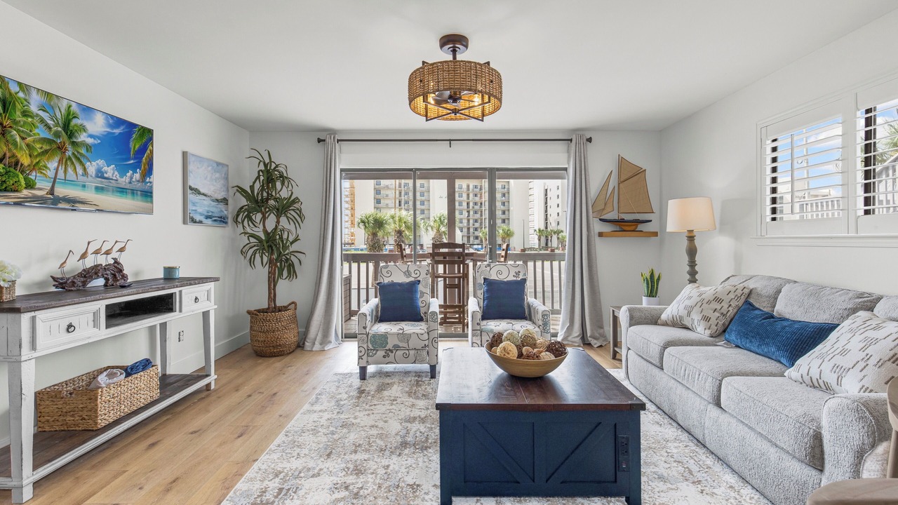 Photo of Livingroom in Orange Beach East