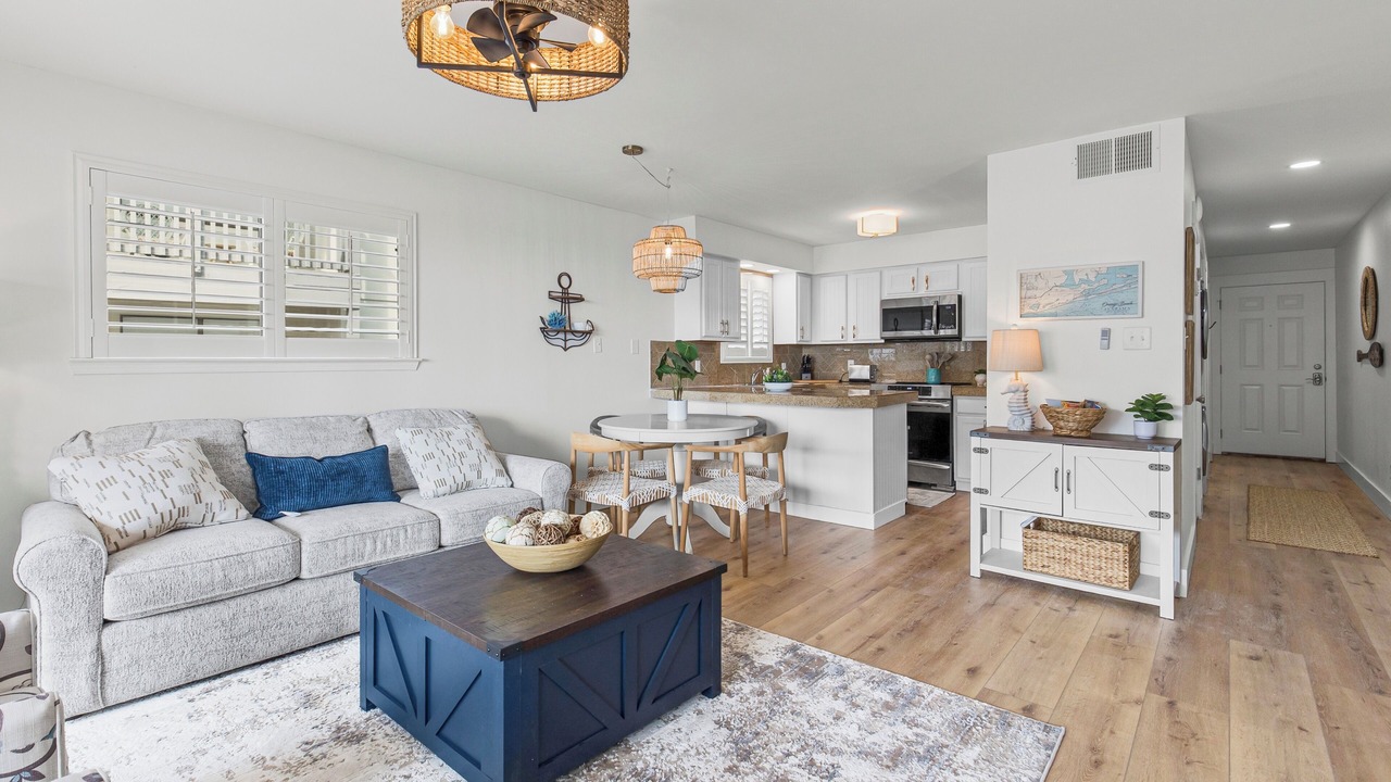 Photo of Livingroom in Orange Beach East