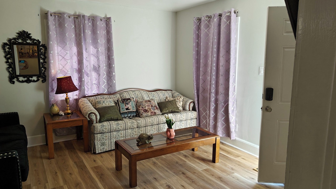 Photo of Livingroom in Jacksonville