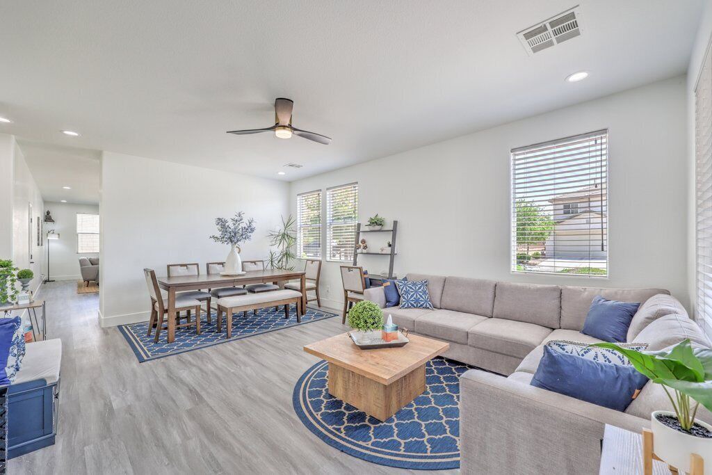 Photo of Livingroom in Summerlin South