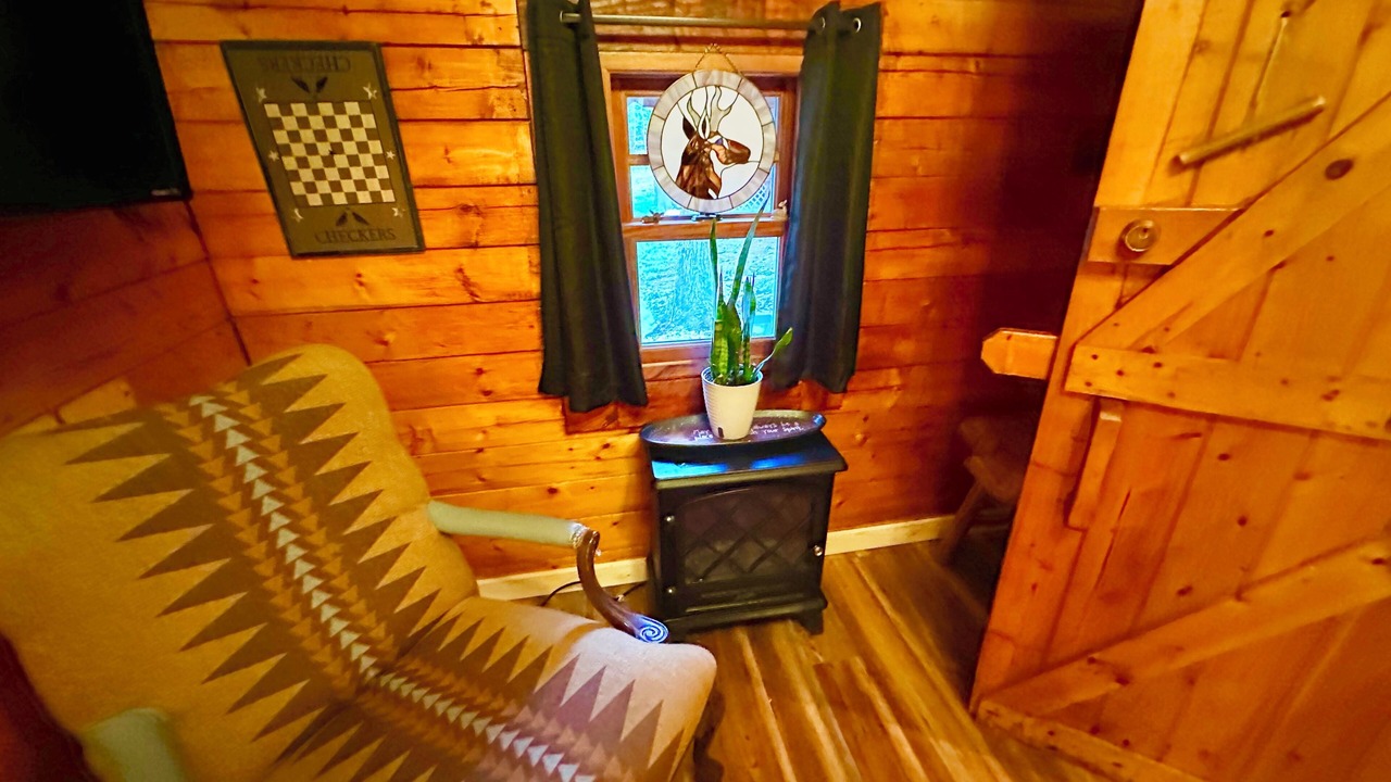 Photo of Livingroom in Cosby