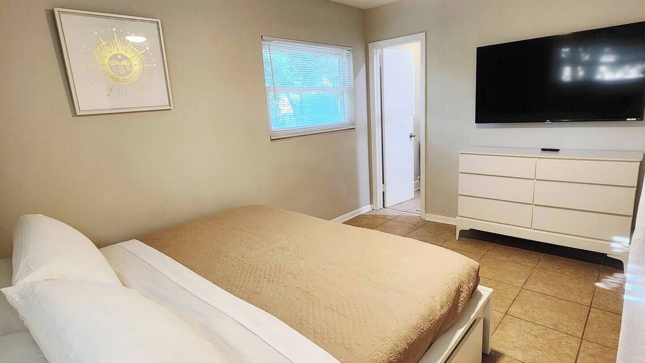 Photo of Bedroom in Westside