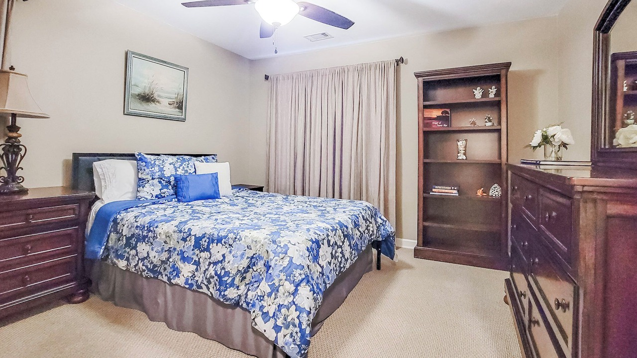 Photo of Bedroom in Gulf Park Estates