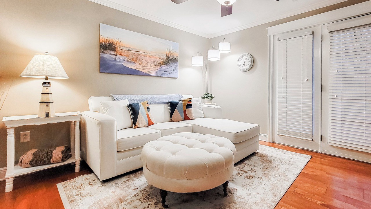 Photo of Livingroom in Gulf Park Estates