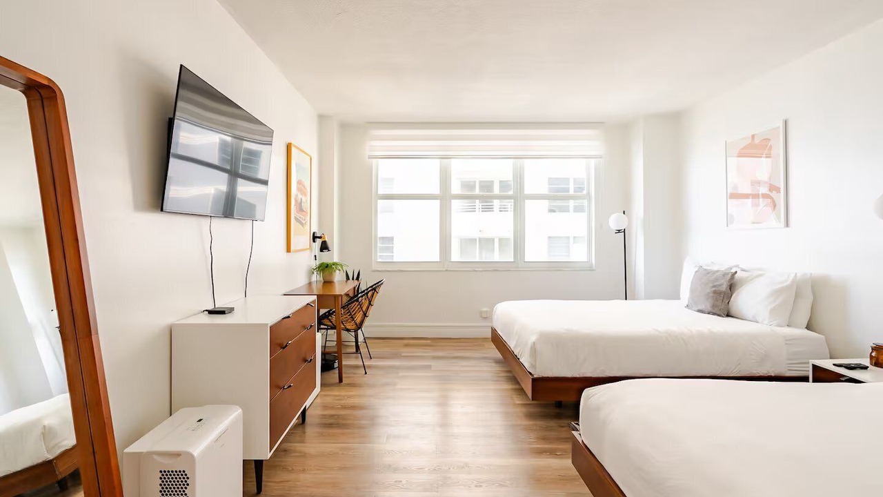 Photo of Bedroom in Mid Beach