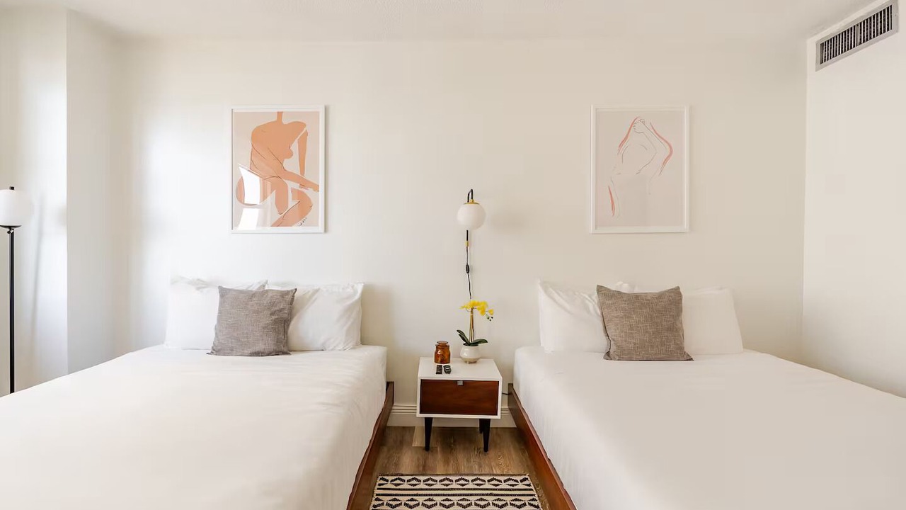 Photo of Bedroom in Mid Beach