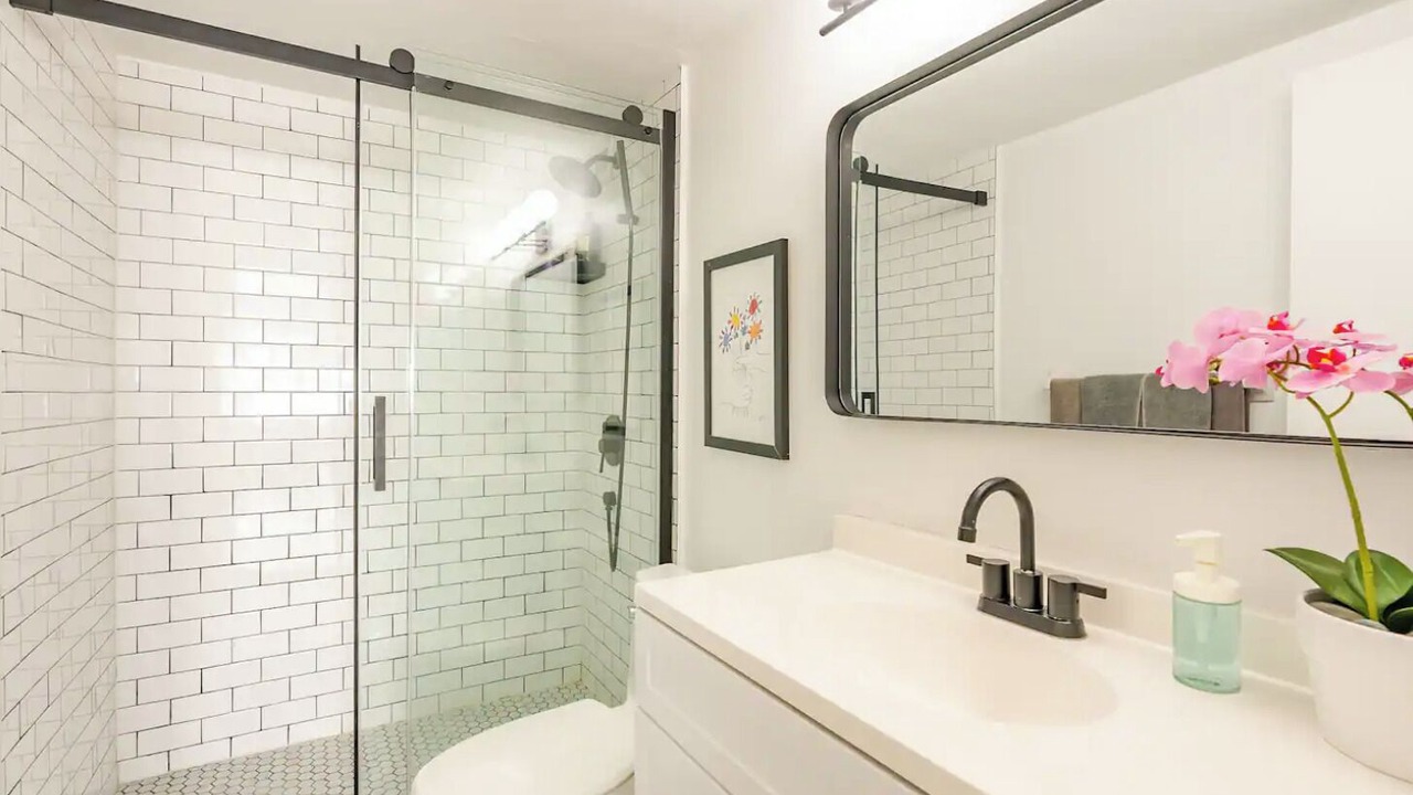 Photo of Bathroom in Mid Beach