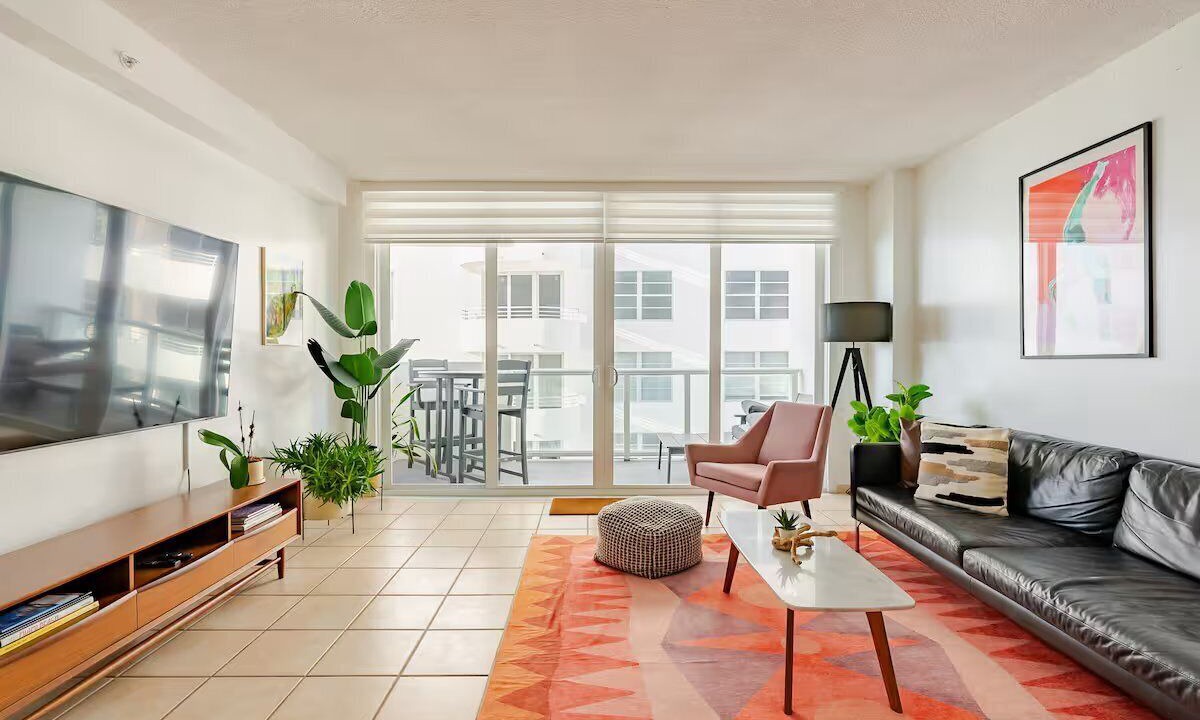 Photo of Livingroom in Mid Beach