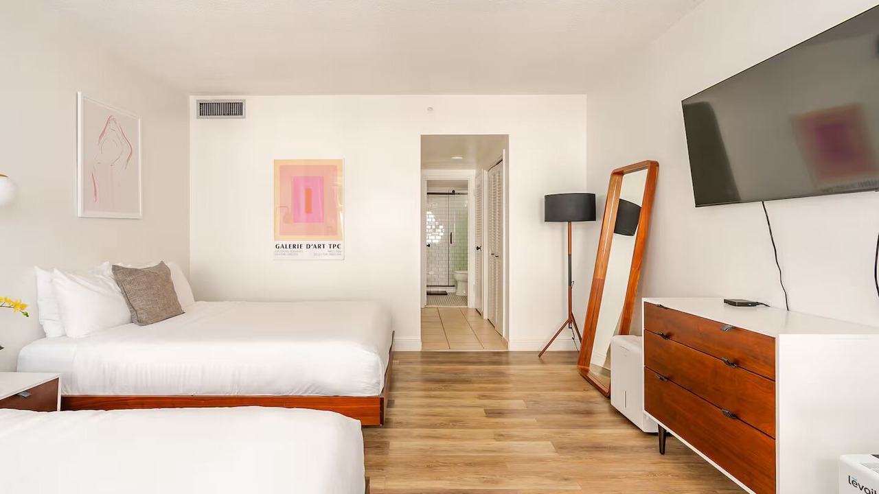 Photo of Bedroom in Mid Beach