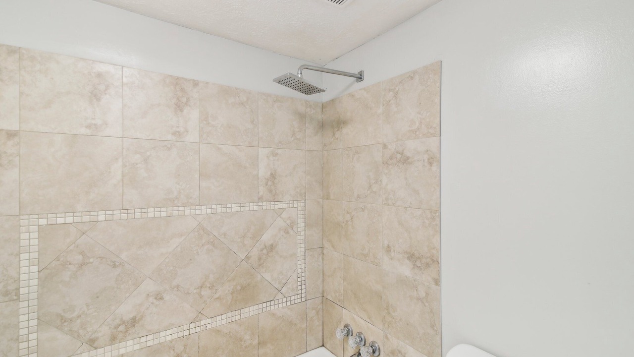 Photo of Bathroom in Morrow