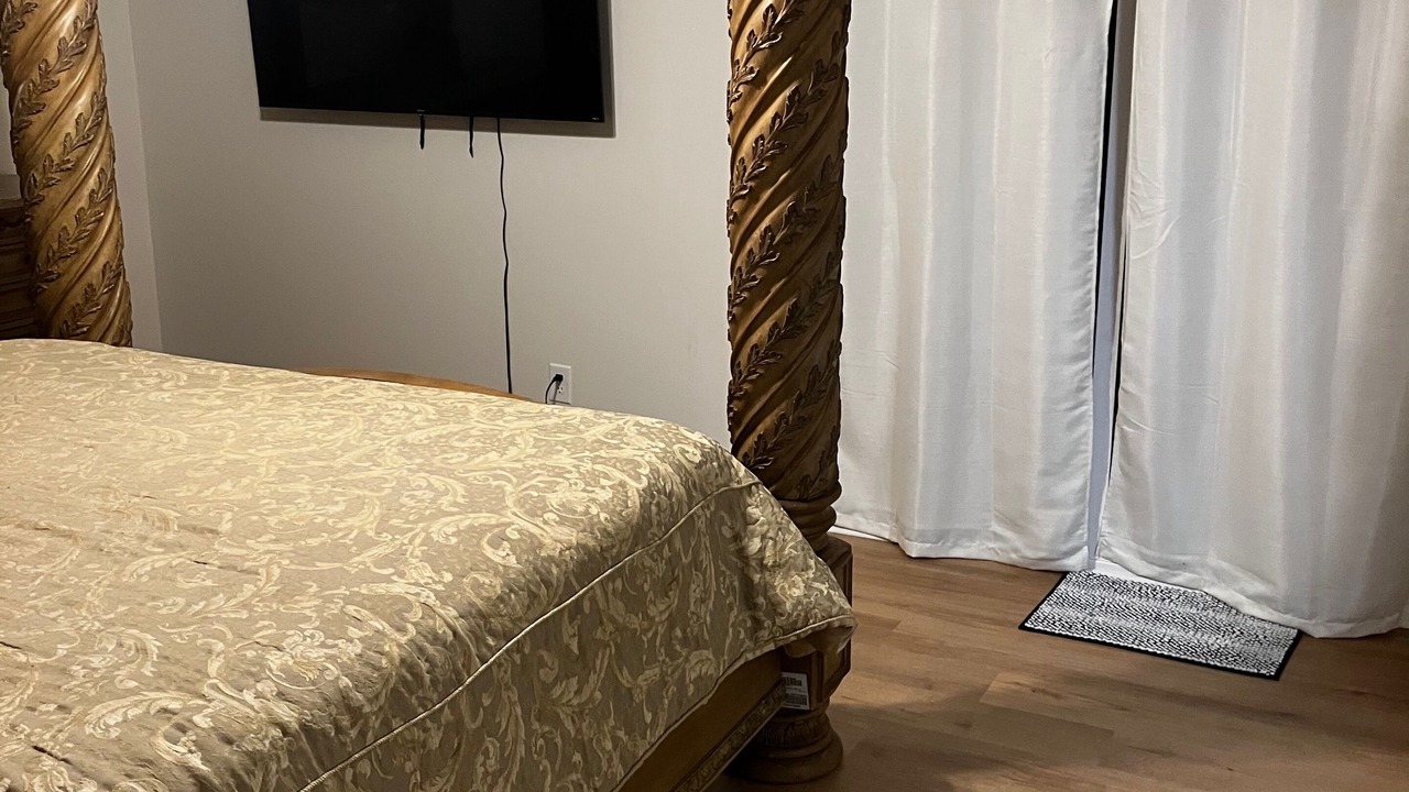 Photo of Bedroom in Country Club Estates