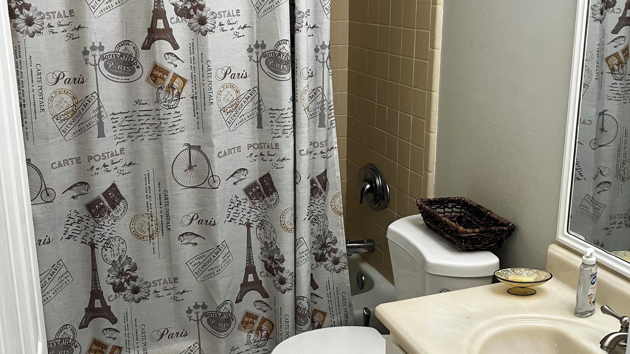 Photo of Bathroom in Country Club Estates