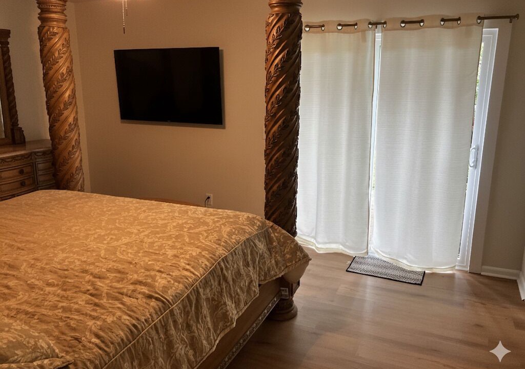 Photo of Bedroom in Country Club Estates