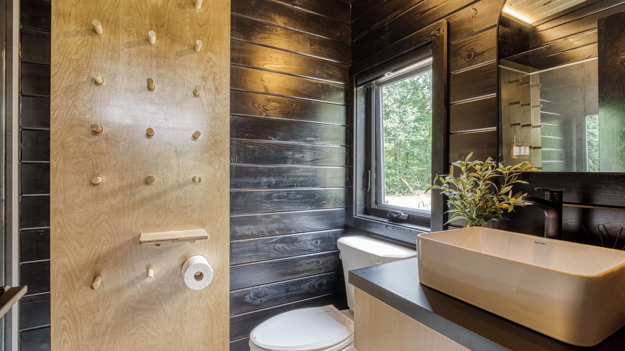 Photo of Bathroom in Cosby
