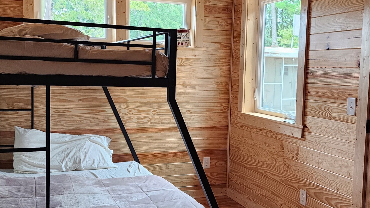Photo of Bedroom in Leesville