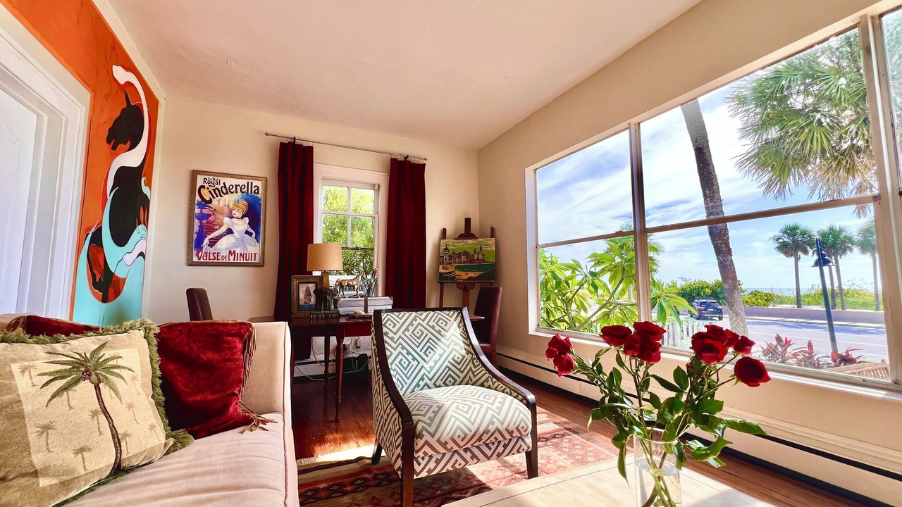 Photo of Livingroom in Pass-a-Grille