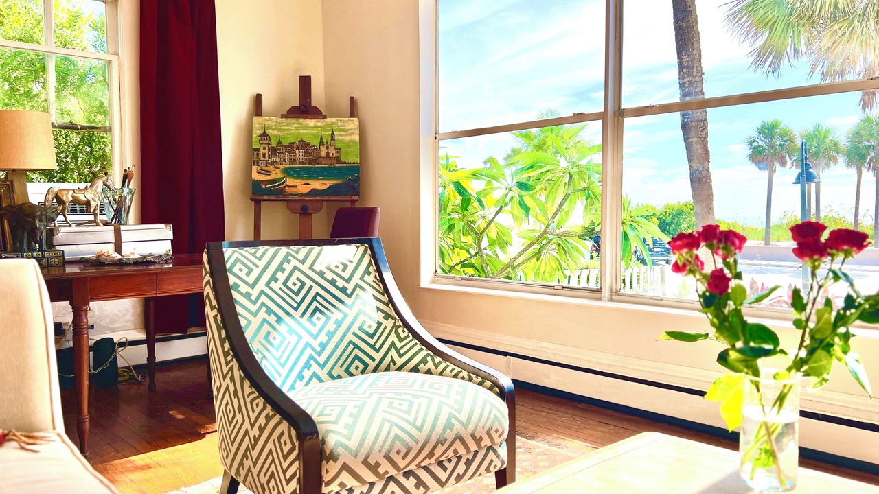 Photo of Livingroom in Pass-a-Grille