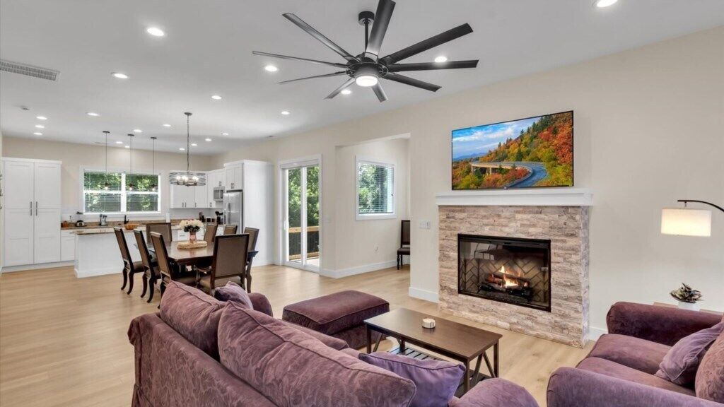 Photo of Livingroom in Waynesville