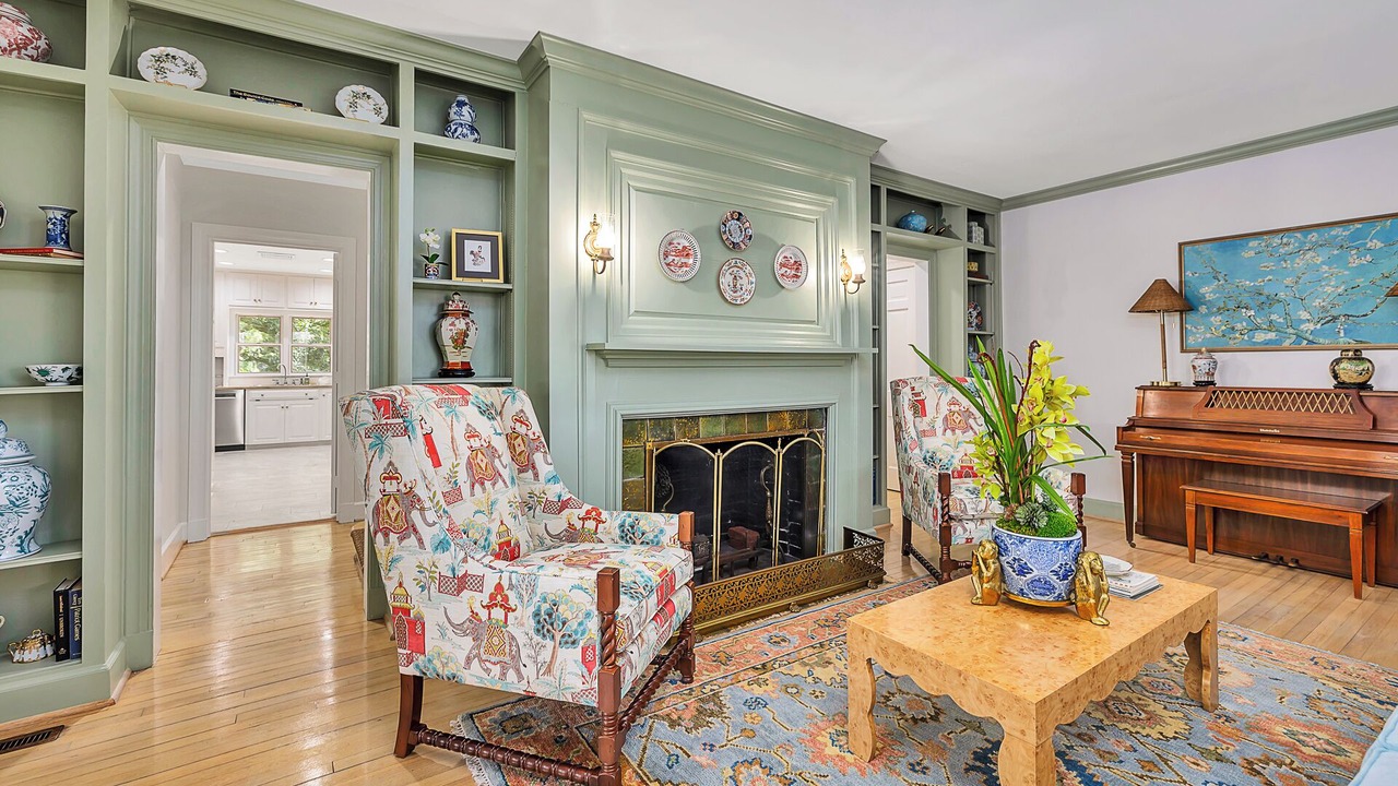 Photo of Livingroom in King City