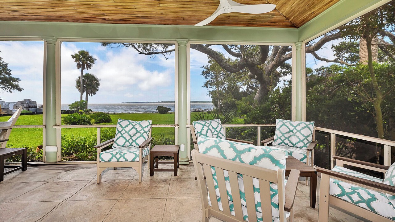 Photo of Patio Balcony in King City