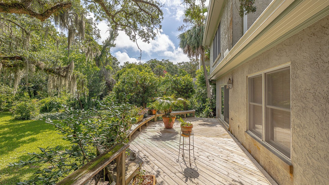 Photo of Patio Balcony in King City