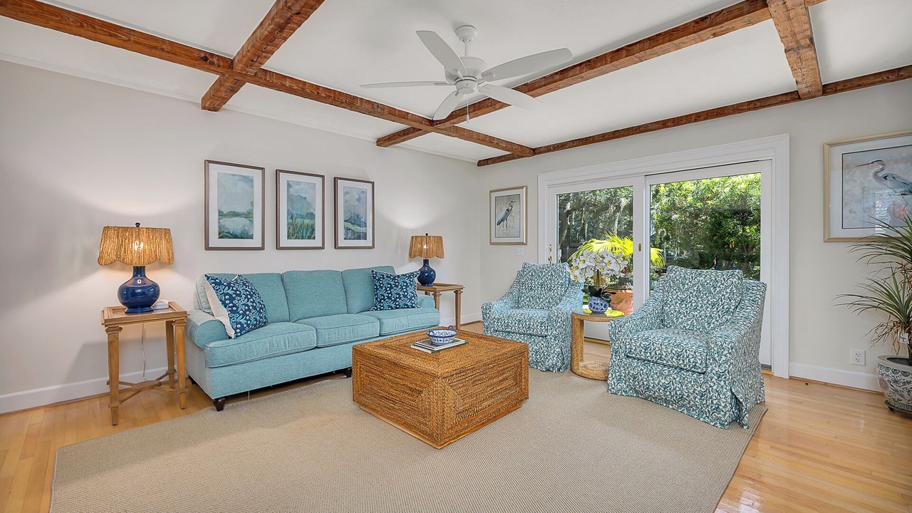 Photo of Livingroom in King City