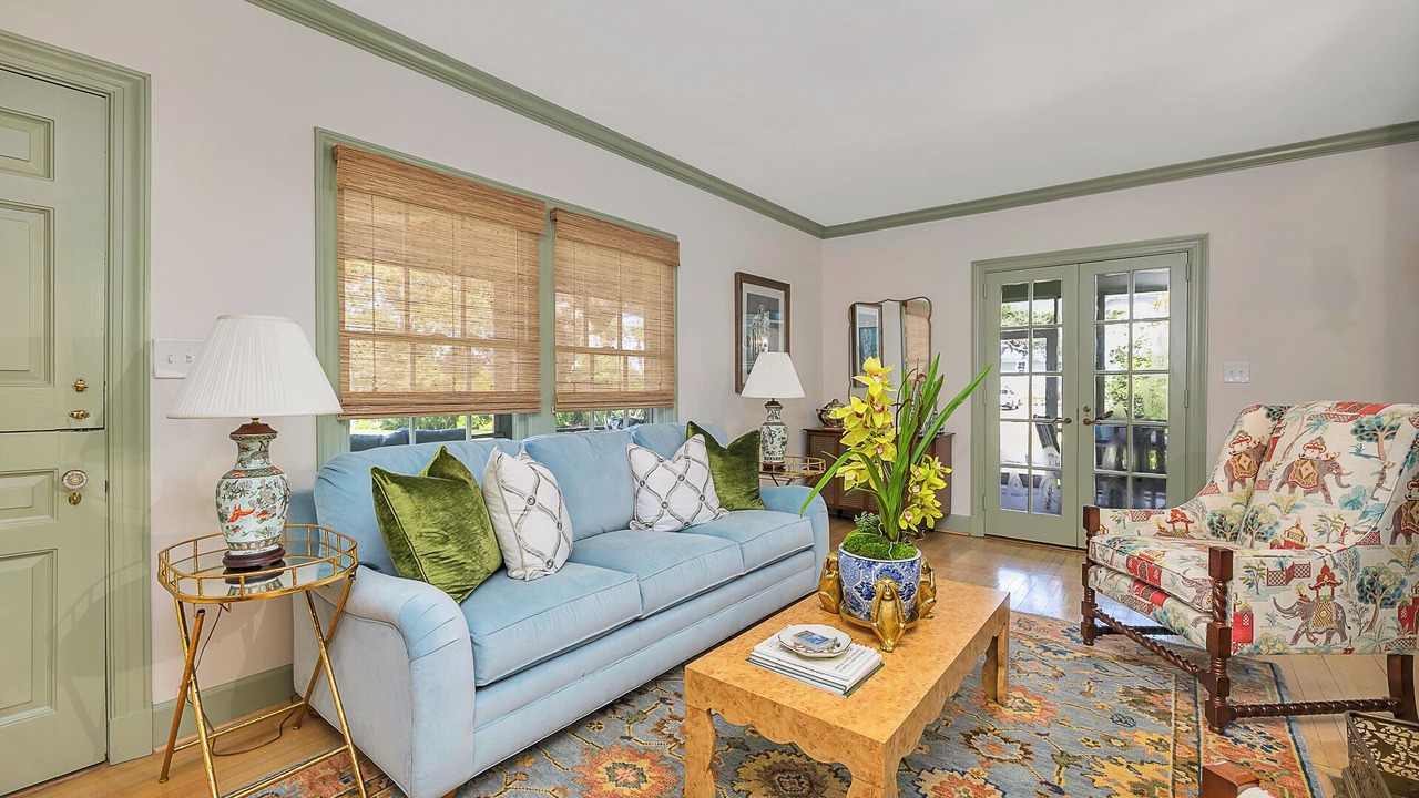 Photo of Livingroom in King City
