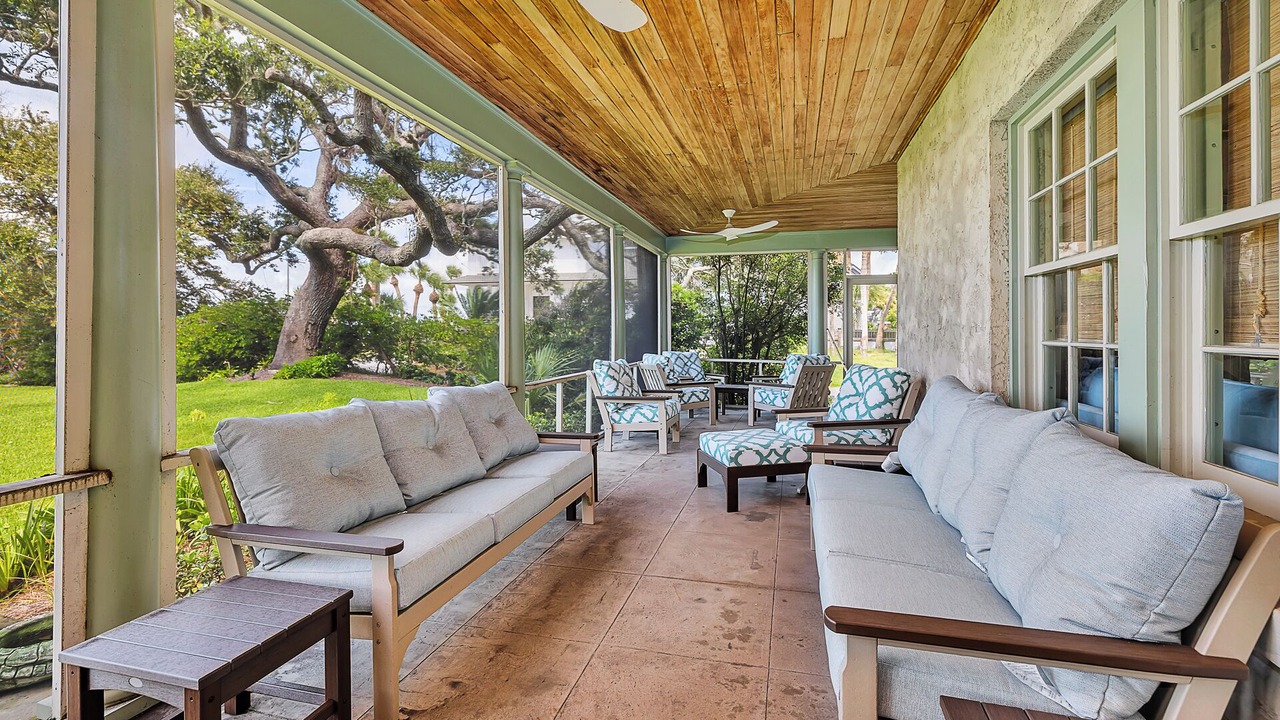 Photo of Patio Balcony in King City