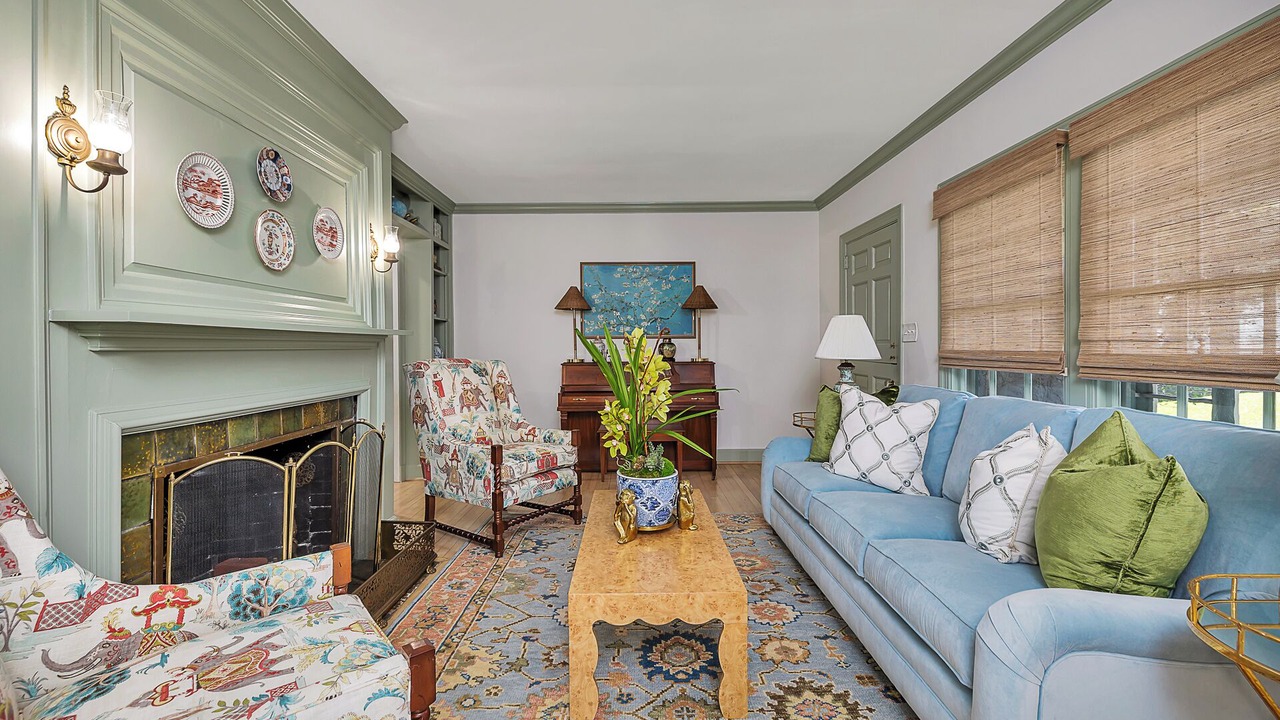 Photo of Livingroom in King City