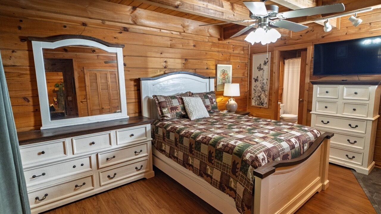 Photo of Bedroom in Warm Springs