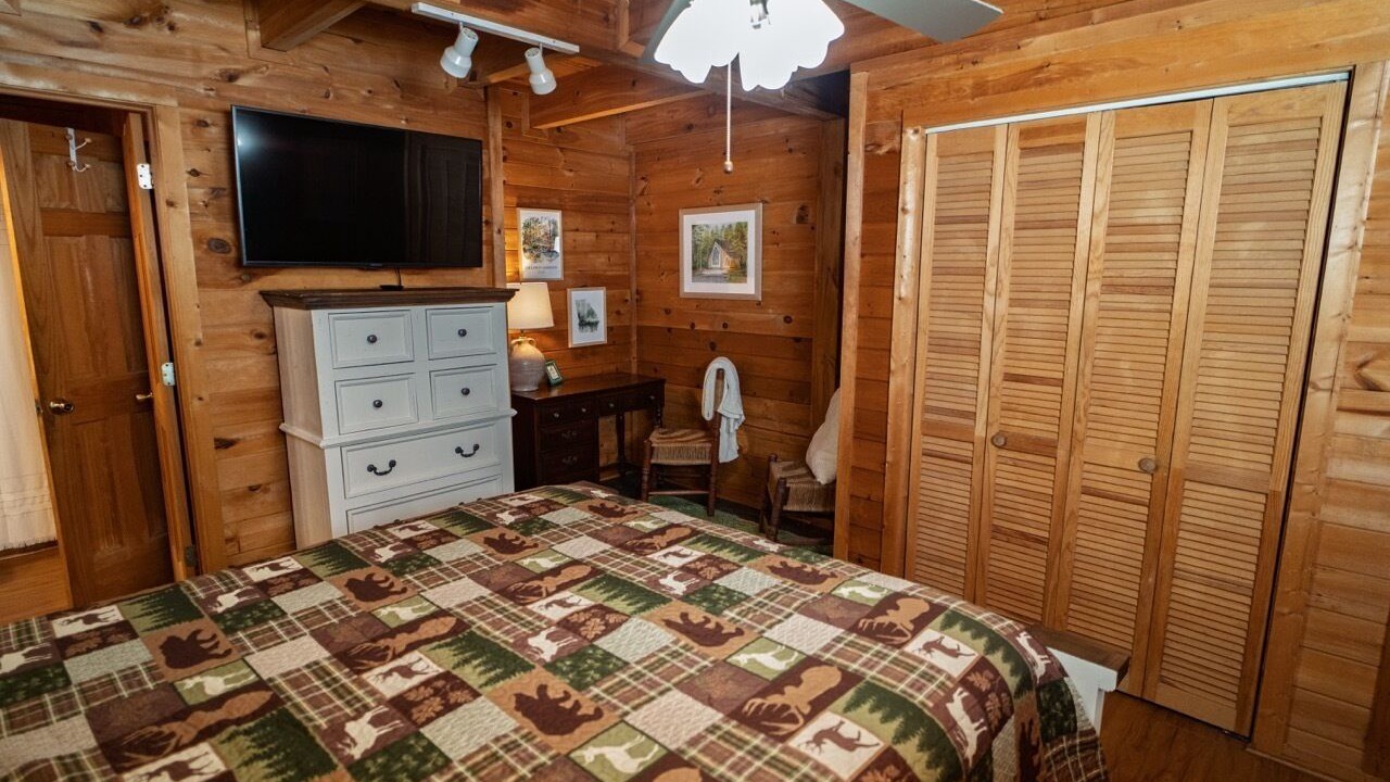 Photo of Bedroom in Warm Springs
