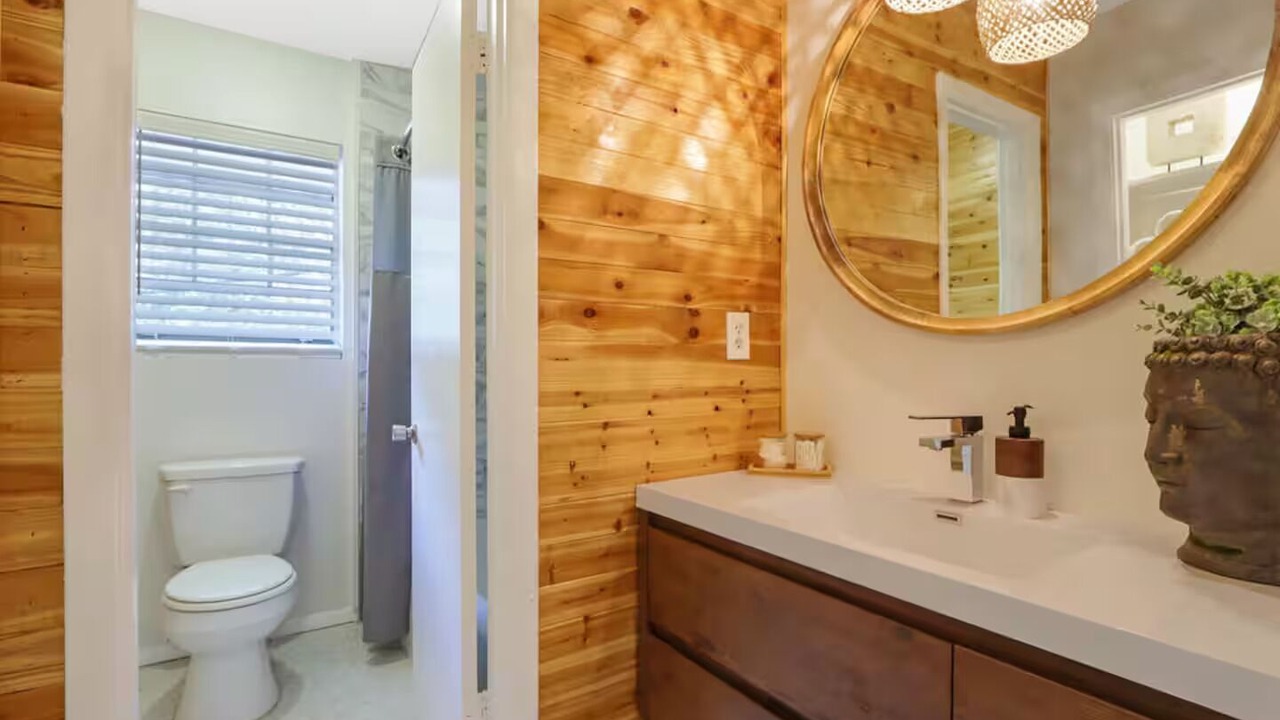 Photo of Bathroom in College Park