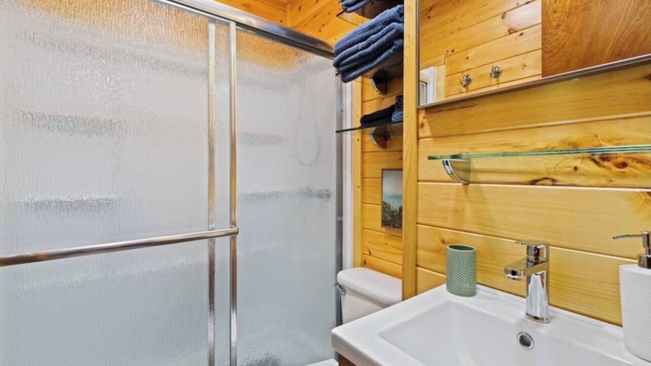 Photo of Bathroom in Maggie Valley