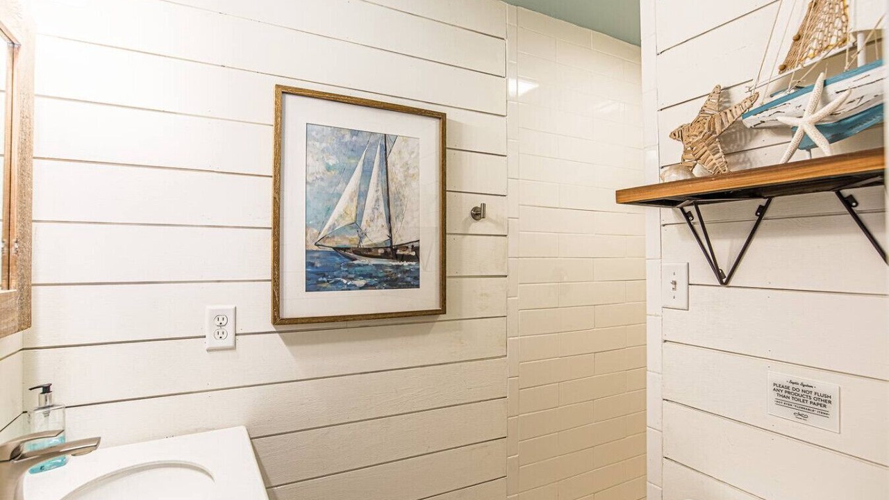 Photo of Bathroom in Laguna Beach