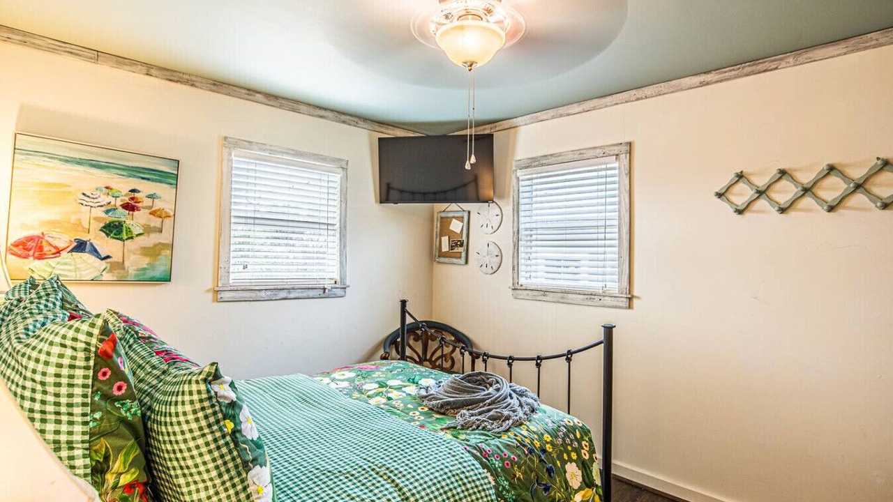 Photo of Bedroom in Laguna Beach
