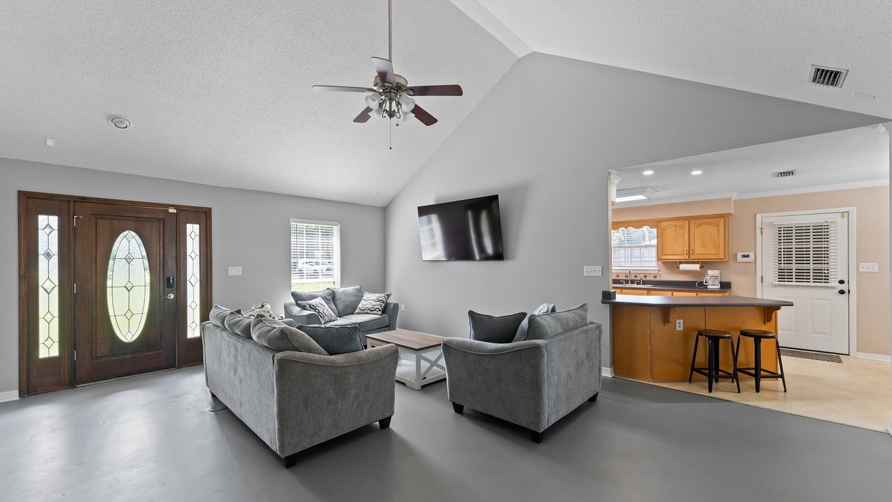 Photo of Livingroom in Foley