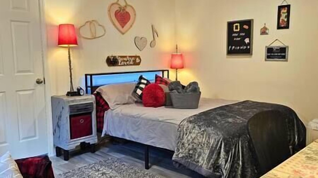 Photo of Bedroom in South Carolina Lakes & Blackwater Rivers