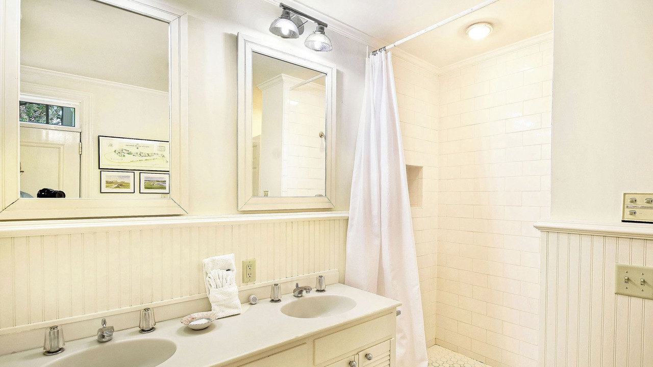 Photo of Bathroom in Sea Island