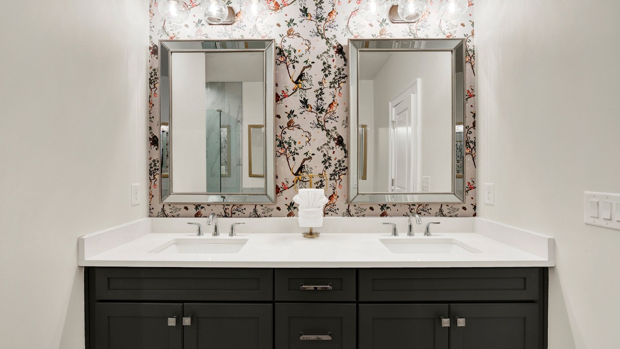 Photo of Bathroom in Hitch Village - Fred Wessels Homes
