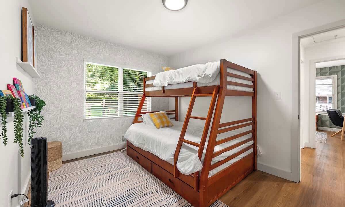 Photo of Bedroom in Browns Mill Park